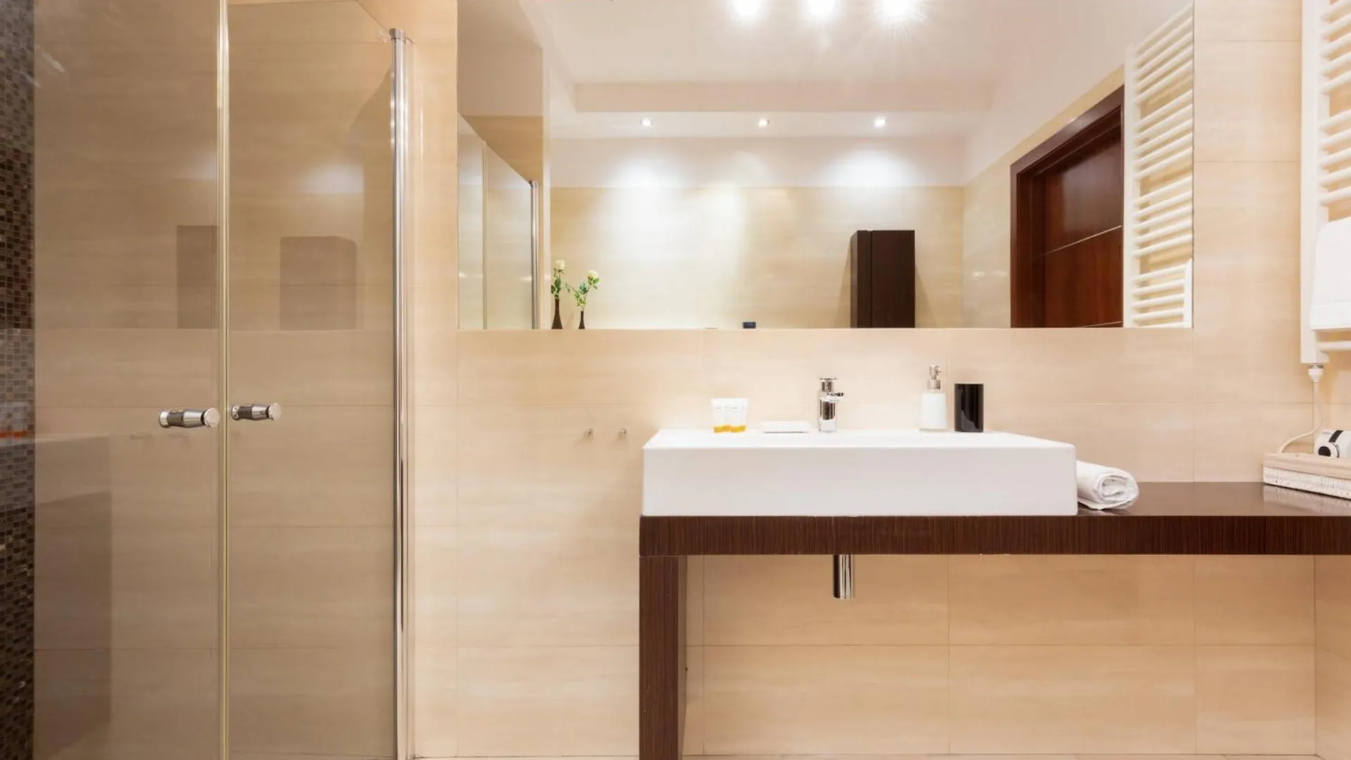 Warsaw City Center Exclusive By Renters Prestige Apartment